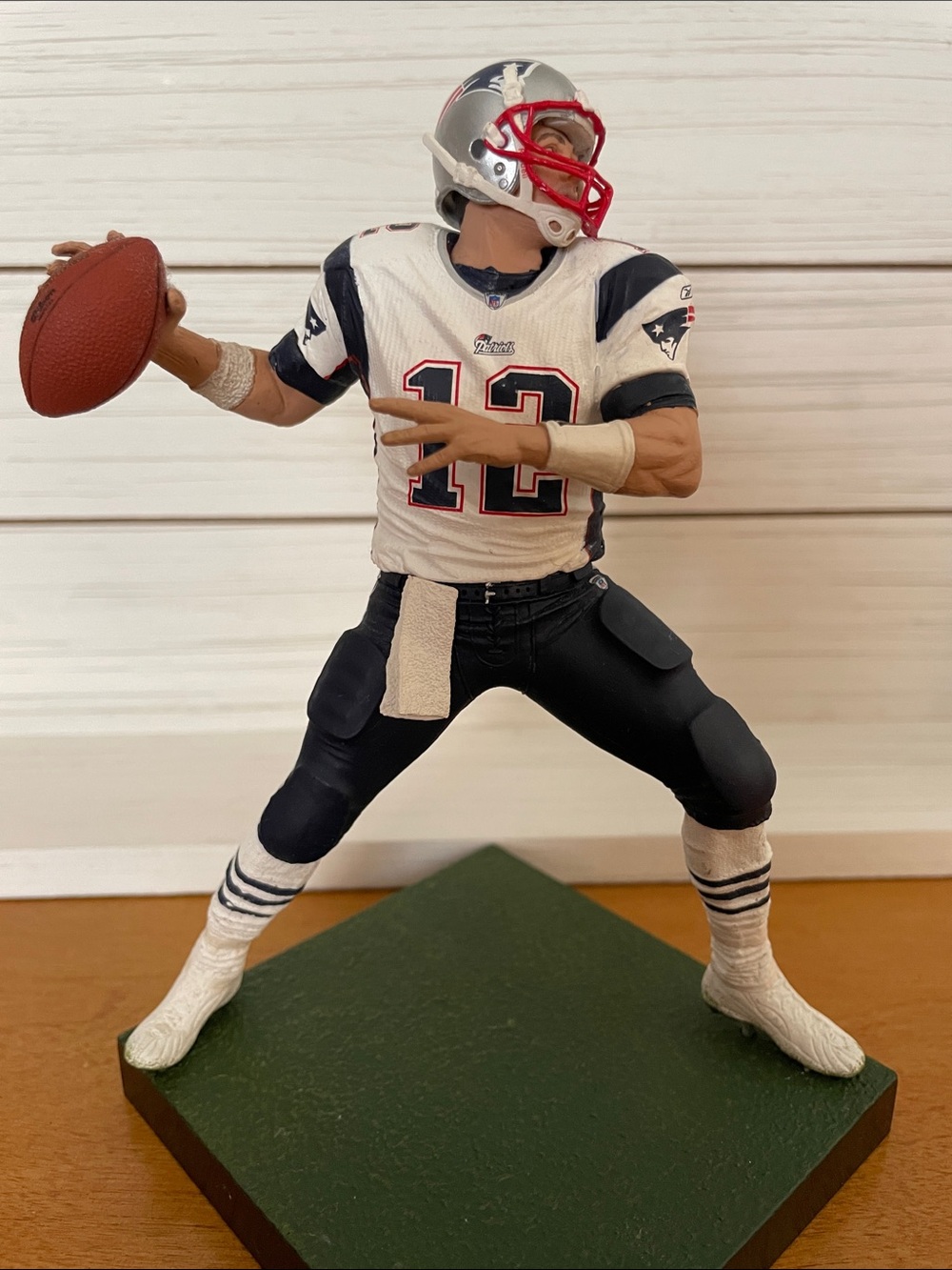 NFL Tom Brady #12 (The GOAT) New England Patriots Figure - McFarlane Toys